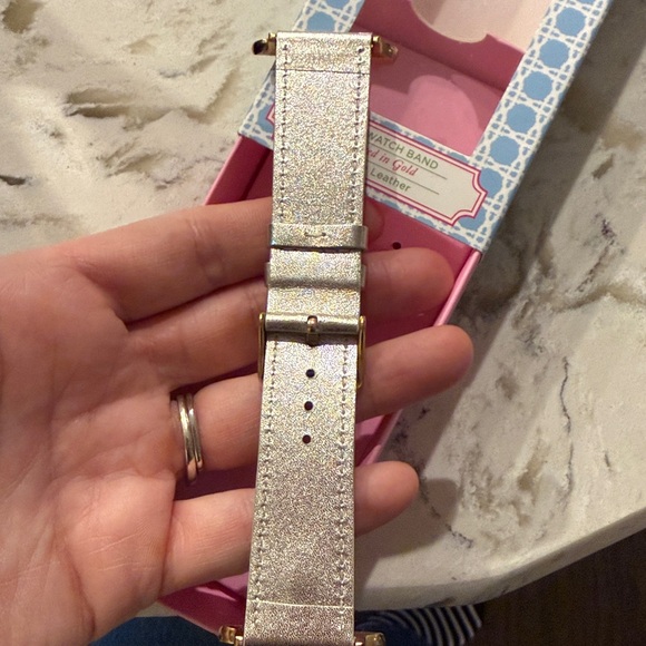 New Lilly Pulitzer gold metallic leather Apple watch band 42mm - Picture 4 of 5